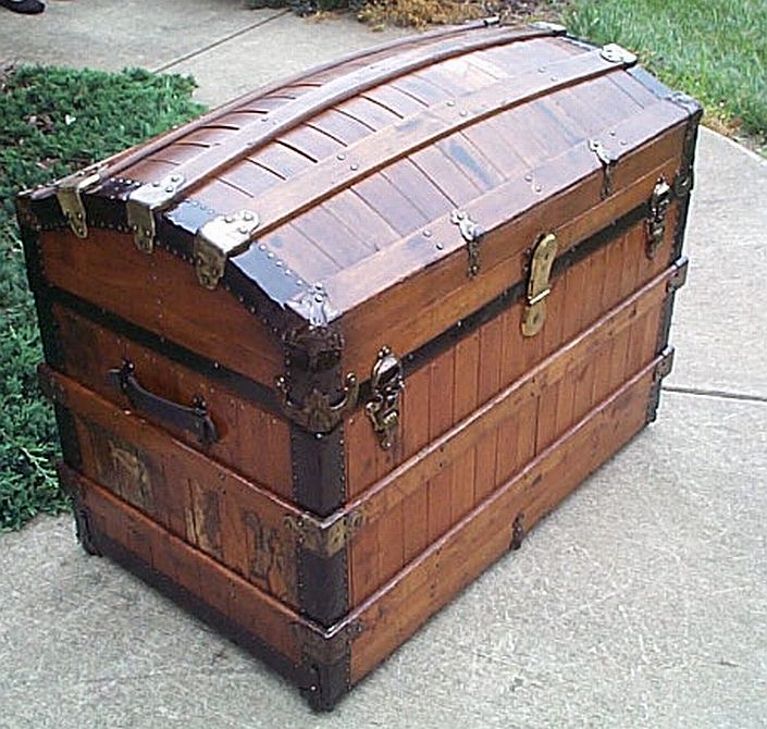 Antique Trunk #313