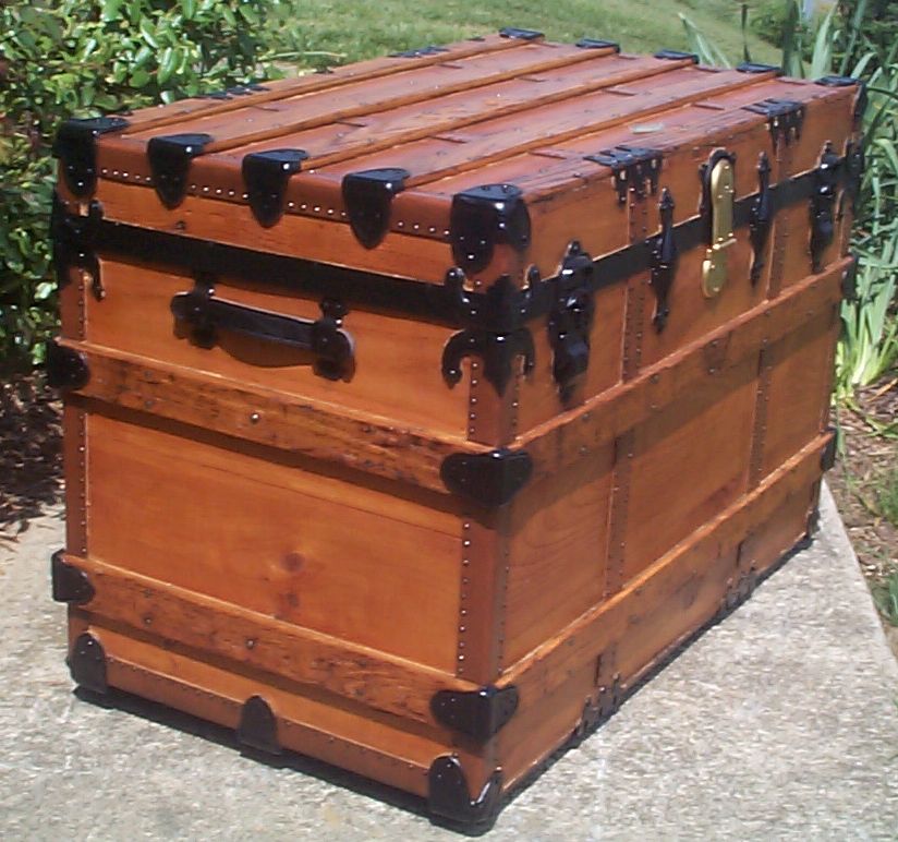 737 Restored Antique Trunks For Sale Dome Tops Humpbacks Flat Tops