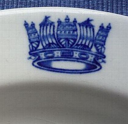 post-1907 Keelings and Co Ltd 1916 Admiralty Dinner Plate Blue Insignia