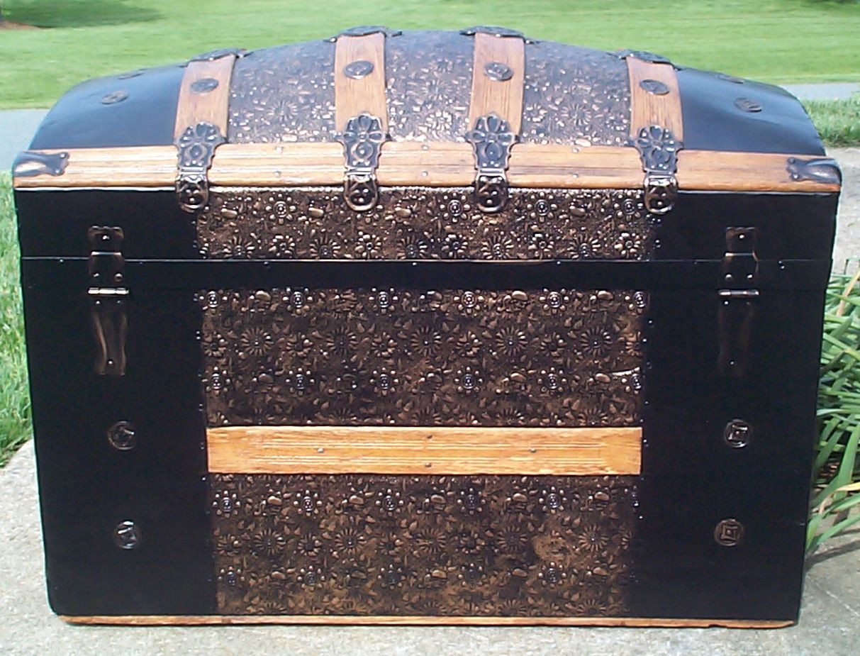 653 Restored Antique Trunks For Sale Dome Tops Humpbacks Flat Tops and Roll Tops Available 540