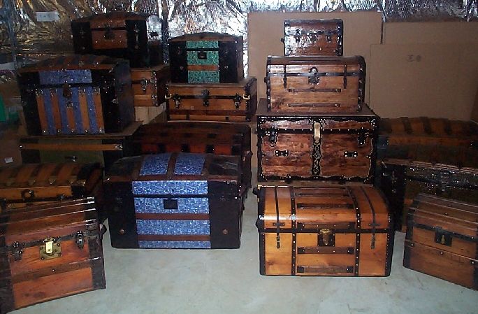 THE STEAMER TRUNK Worldwide Authority on Antique Steamer Trunks and Steamer  Chests, Foot Locker Theatrical Trunks Dome Top, Flat Top, Humpback, Roll  Top Models