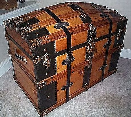 this old trunk is an Antique Trunk #262