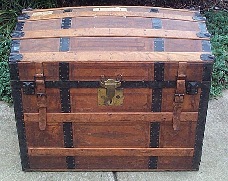 henry mcneil cove road, charlotte vermont, Antique Trunk #289